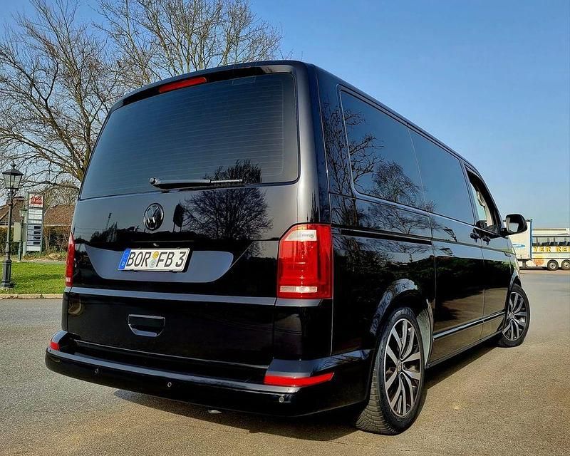 Second-hand VW Multivan Highline 204 CP (150 kW) 2016 Negru Monovolum