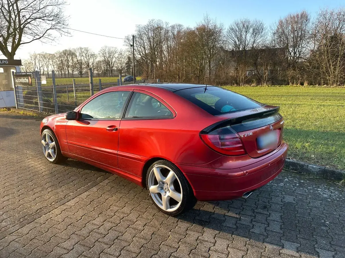 Gebraucht Mercedes C230 197 PS (144 kW) 2001 Orange Coupé