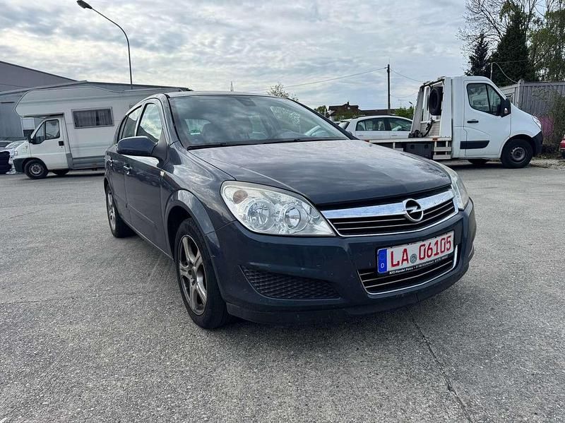 Gebraucht Opel Astra Edition 105 PS (77 kW) 2007 Metro m2 Kleinwagen