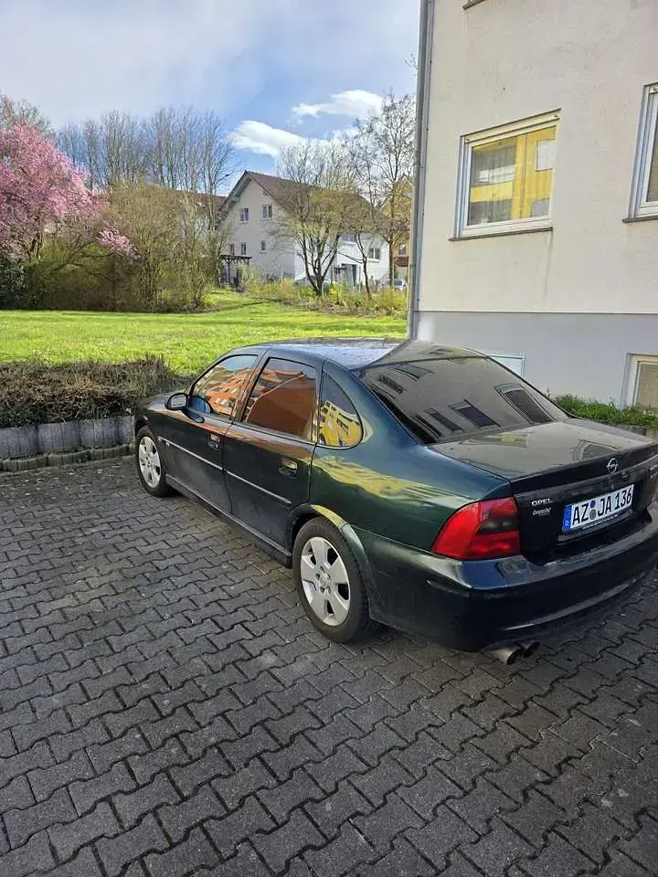 Gebraucht Opel Vectra Edition 116 PS (85 kW) 1999 Grün Limousine