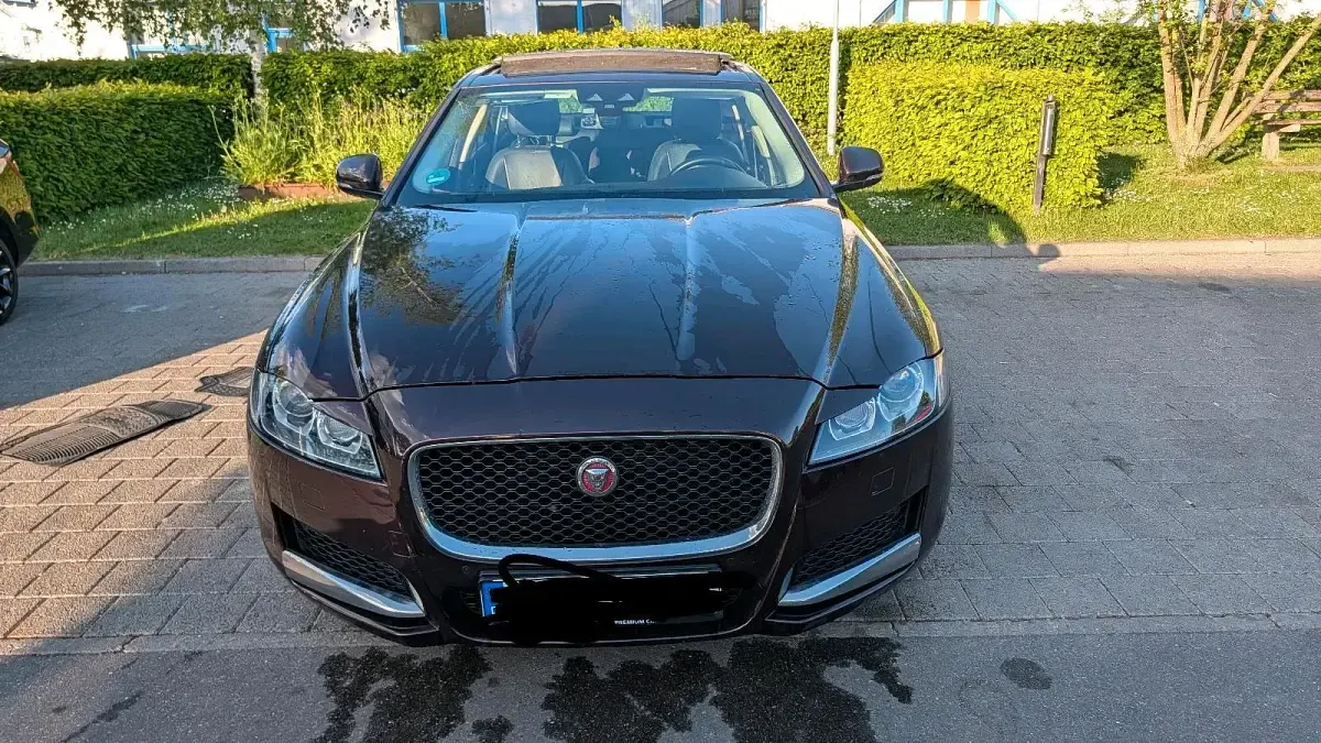 Używany Jaguar XF 180 KM (132 kW) 2016 Andere farben Sedan/Limuzyna