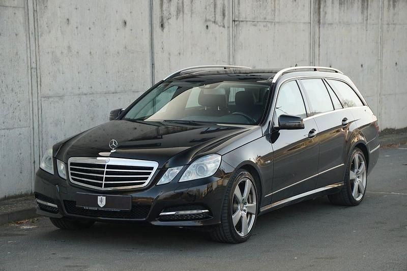 Used Mercedes E300 Avantgarde 231 HP (169 kW) 2011 Black Sedan