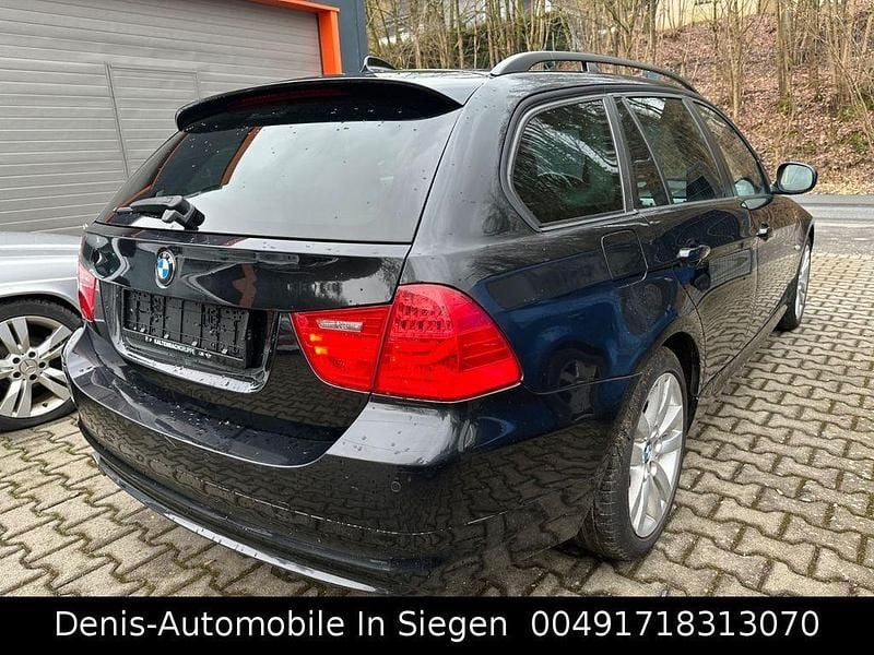 Gebraucht BMW 320 Sport Line 177 PS (130 kW) 2009 Schwarz Kombi