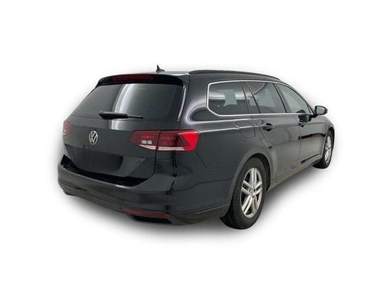 Gebraucht VW Passat R-line 122 PS (89 kW) 2022 Deep black perleffekt Kombi