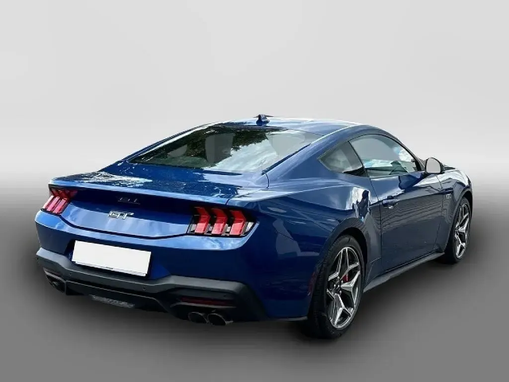 Nowe Ford V8 Fastback 446 KM (328 kW) 2025 Niebieski Coupe