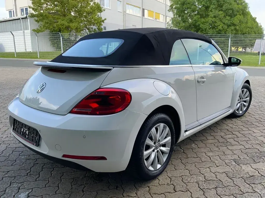 Gebraucht VW Beetle Cabriolet 105 PS (77 kW) 2013 Weiß Cabrio