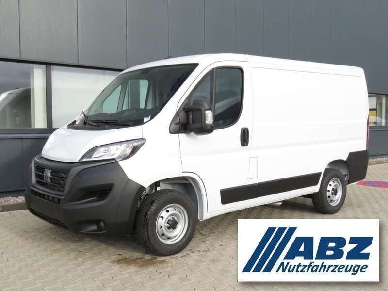 Weiß Gebraucht 2023 Fiat Ducato Van | 28.501 € (Guter Preis) - Bild 1/4