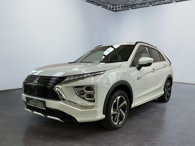 Gebraucht Mitsubishi Eclipse Cross Plus 188 PS (138 kW) 2023 Titanweiss (d) SUV
