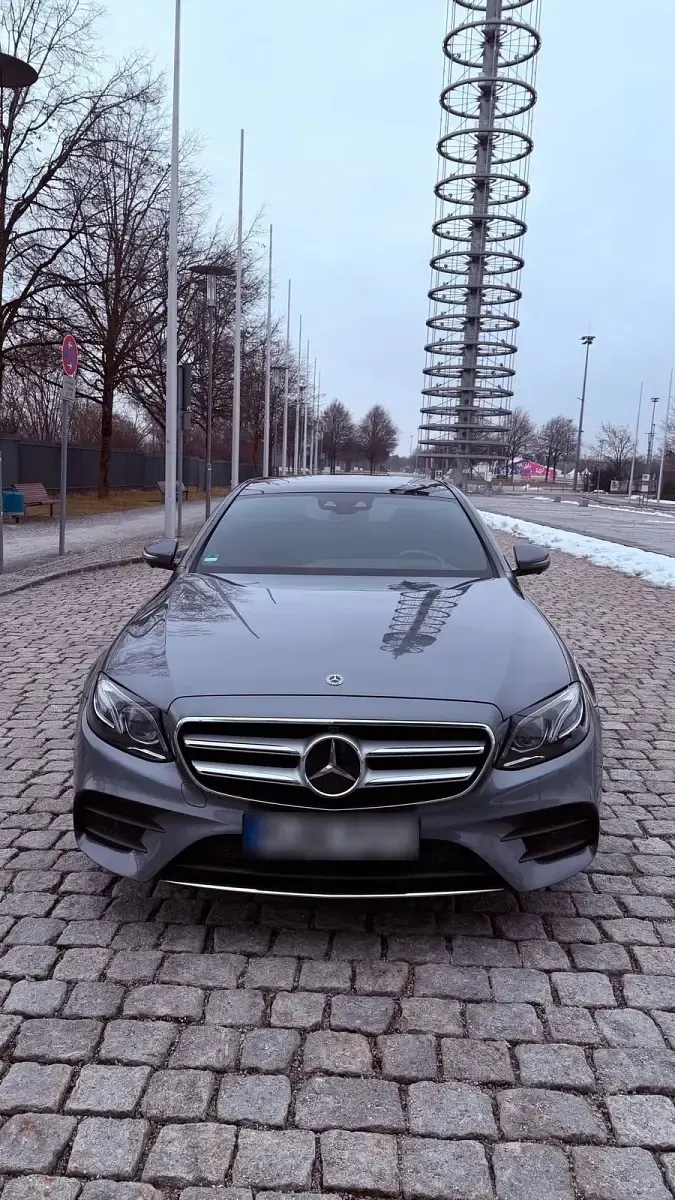 Gebraucht Mercedes E400 AMG line 340 PS (250 kW) 2020 Grau Limousine