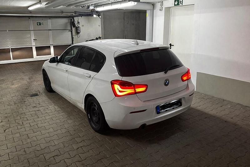 Gebraucht BMW 116 Sport Line 109 PS (80 kW) 2017 Weiß Kleinwagen