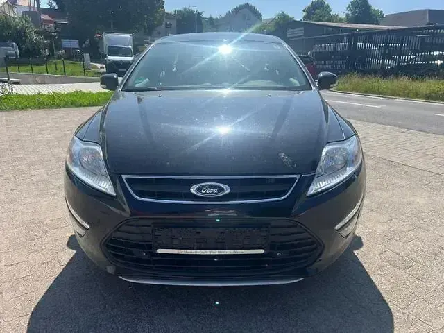 Gebraucht Ford Mondeo Champions Edition 140 PS (102 kW) 2012 Schwarz Limousine
