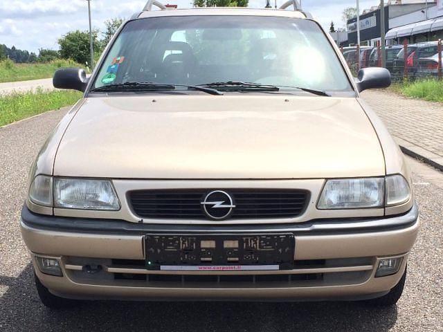 Gebraucht Opel Astra 75 PS (55 kW) 1996 Gold metallic Kombi