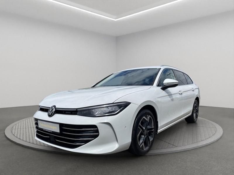 Gebraucht VW Passat Elegance 150 PS (110 kW) 2024 Weiß Kombi