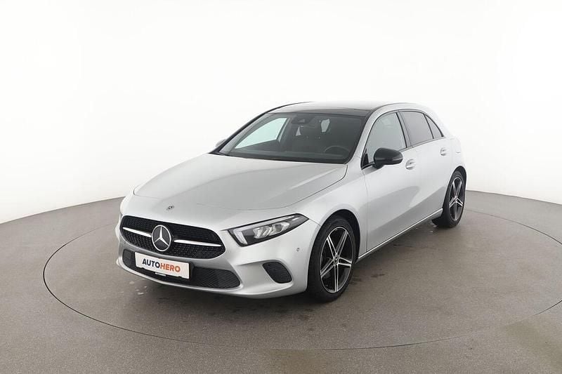 Silber Gebraucht 2018 Mercedes A200 Limousine | 20.360 € (Fairer Preis) - Bild 1/3