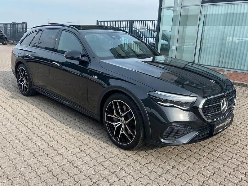 Gebraucht Mercedes E300 197 PS (144 kW) 2025 Grau Limousine