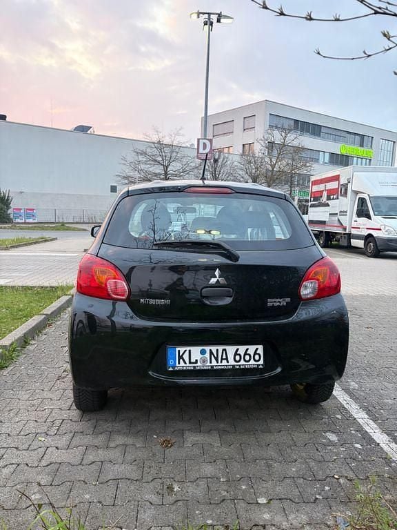 Gebraucht Mitsubishi Space Star 72 PS (52 kW) 2016 Schwarz Kleinwagen