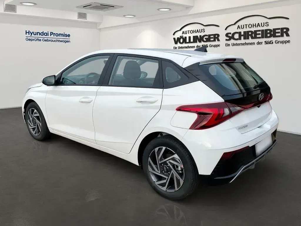 Gebraucht Hyundai i20 Trend 101 PS (74 kW) 2026 Weiß Limousine