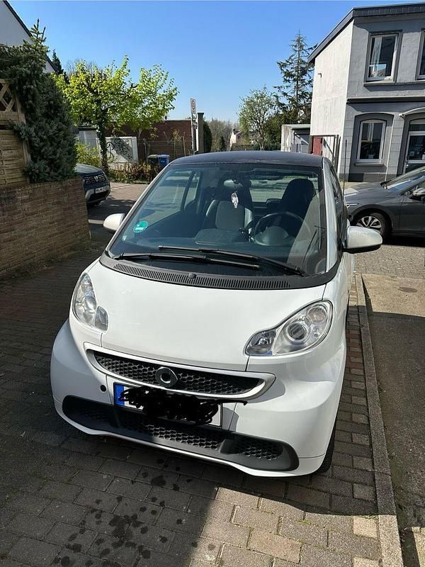 Weiß Gebraucht 2014 Smart ForTwo Coupé Pure Coupé | 5.000 € (Fairer Preis) - Bild 1/4