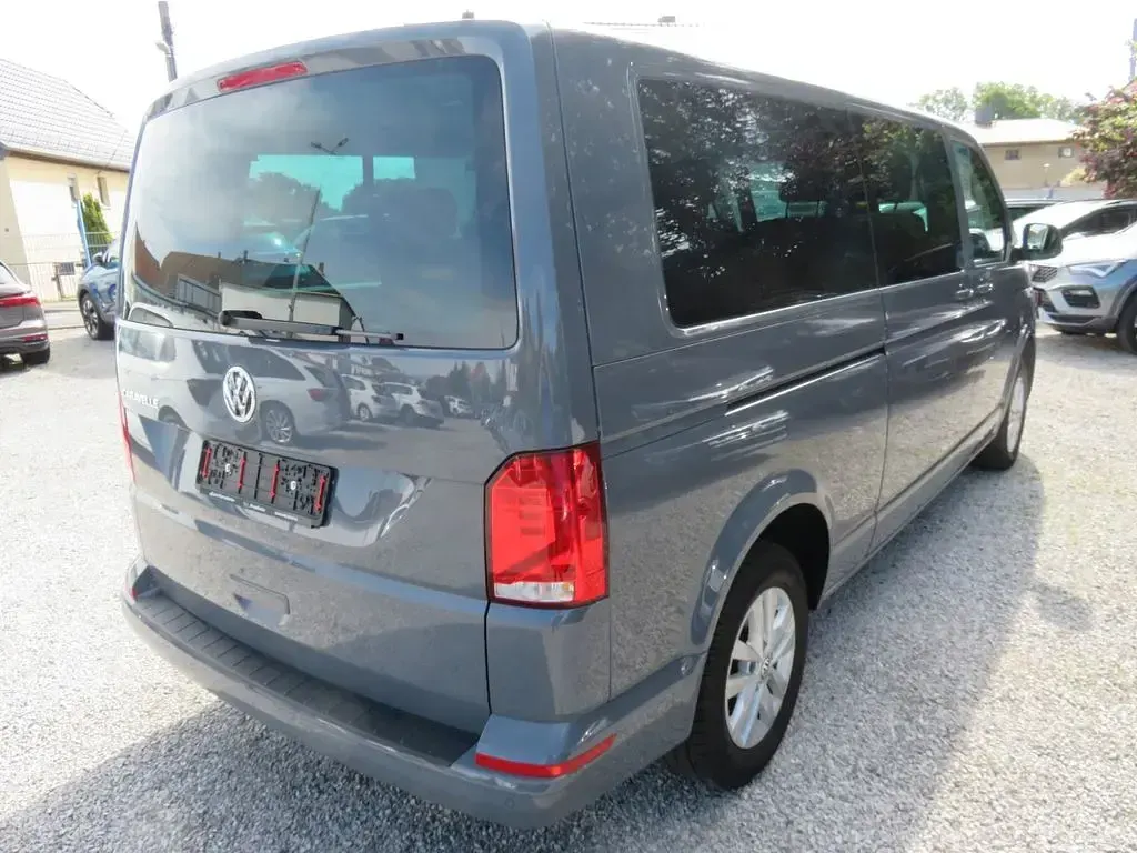 Gebraucht VW Caravelle Comfortline 150 PS (110 kW) 2024 Grau Van