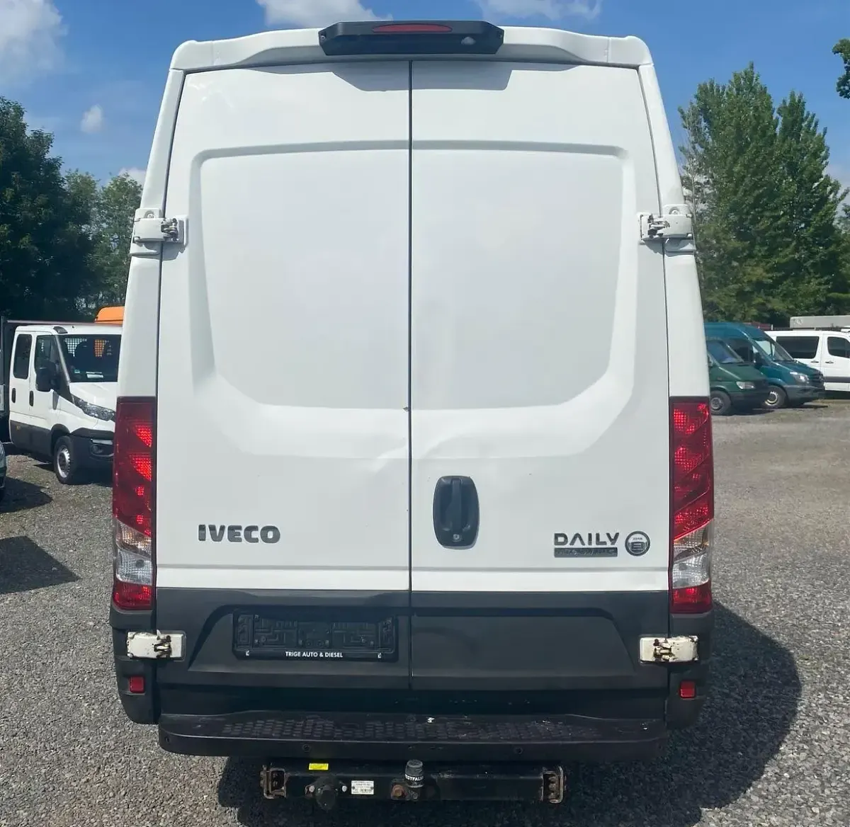 Gebraucht Iveco Daily 205 PS (150 kW) 2018 Weiß Van / Kleinbus