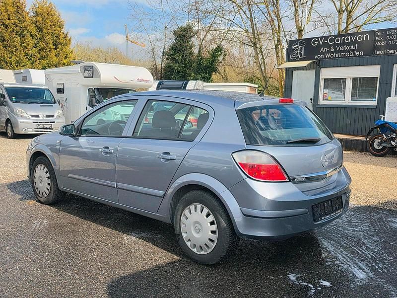 Gebraucht Opel Astra Edition 106 PS (77 kW) 2007 Silber Kleinwagen