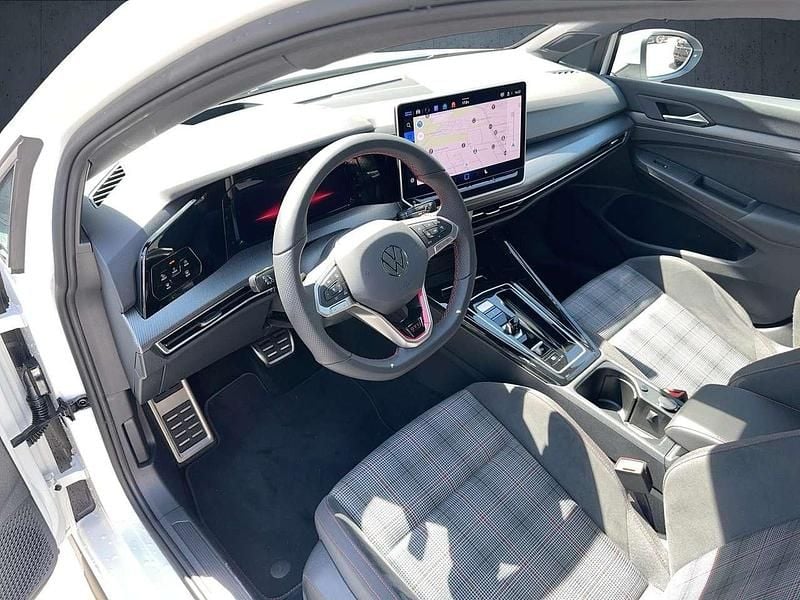 Gebraucht VW Golf VIII GTI 265 PS (194 kW) 2024 Weiß Limousine
