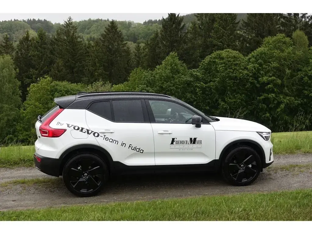Gebraucht Volvo XC40 Plus 163 PS (119 kW) 2025 Weiss SUV