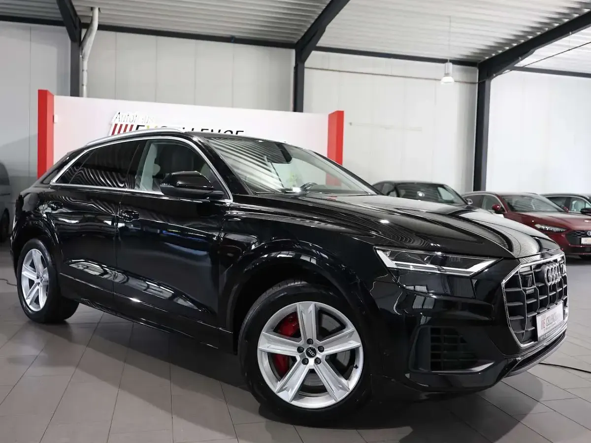 Gebraucht Audi Q8 Business 381 PS (280 kW) 2022 Schwarz SUV