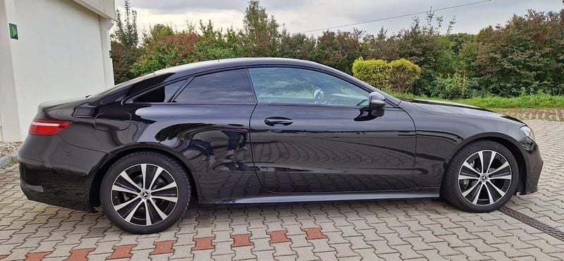 Second-hand Mercedes E200 AMG 184 CP (135 kW) 2017 Negru Coupe