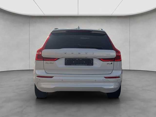 Gebraucht Volvo XC60 Core 250 PS (183 kW) 2024 Weiß SUV