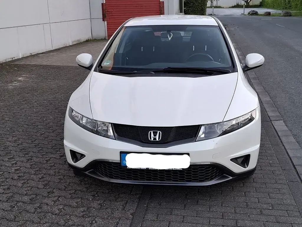 Gebraucht Honda Civic Comfort 99 PS (72 kW) 2011 Weiß Limousine