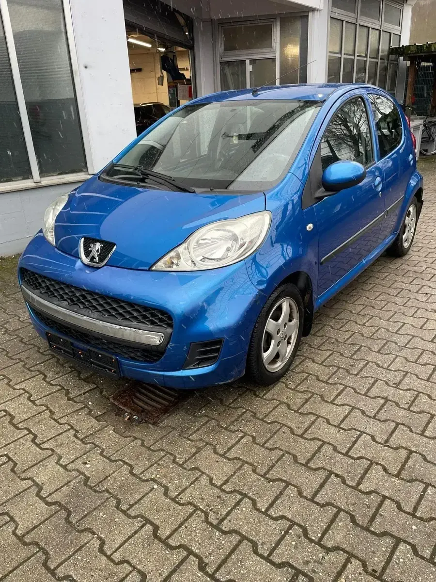 Gebraucht Peugeot 107 67 PS (49 kW) 2009 Blau Kleinwagen
