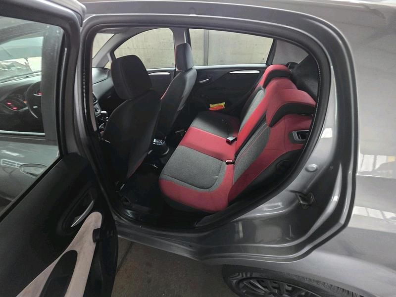 Gebraucht Fiat Punto 70 PS (51 kW) 2012 Silber Kleinwagen