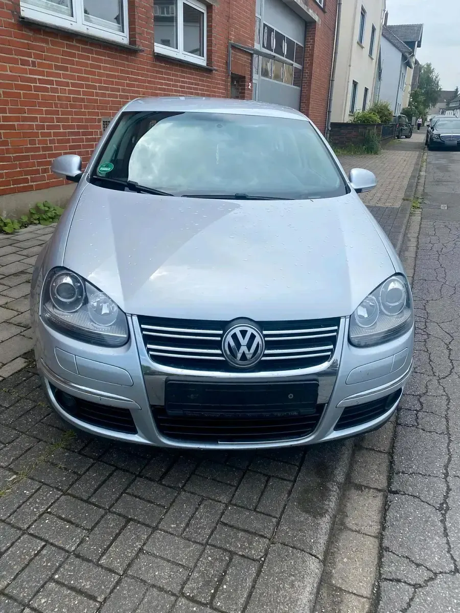 Gebraucht VW Jetta 140 PS (102 kW) 2006 Silber Limousine