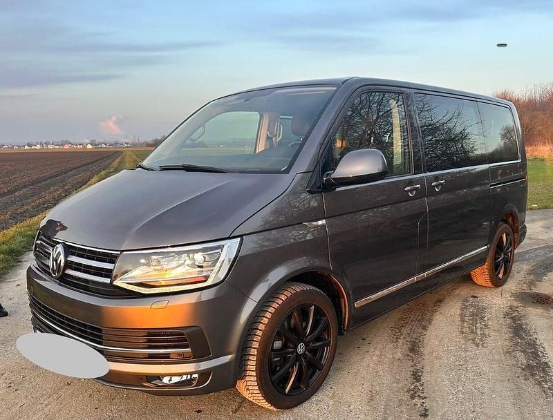 Gebraucht VW Multivan Highline 204 PS (150 kW) 2018 Grau Van