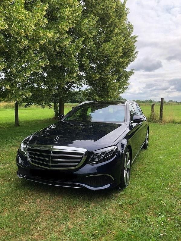 Gebraucht Mercedes E400 Avantgarde 333 PS (244 kW) 2017 Blau Kombi