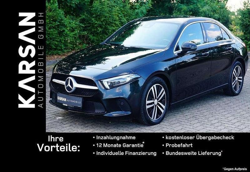 Schwarz Gebraucht 2020 Mercedes A200 Limousine | 23.600 € (Fairer Preis) - Bild 1/4