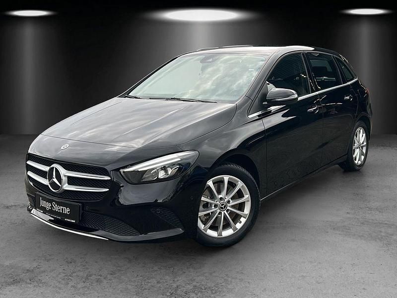 Schwarz Gebraucht 2022 Mercedes B250e Business Van / Kleinbus | 27.770 € (Guter Preis) - Bild 1/4