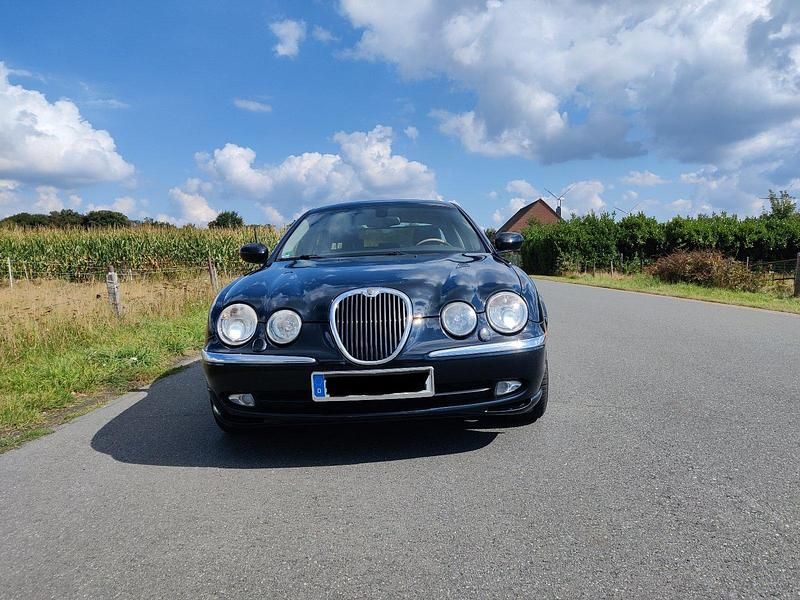 Schwarz Gebraucht 2004 Jaguar S-Type Executive Limousine | 6.350 € (Etwas zu teuer) - Bild 1/4