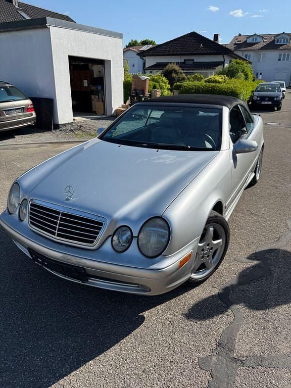 Silber Gebraucht 2001 Mercedes CLK430 Avantgarde Cabrio | 8.750 € (Fairer Preis) - Bild 1/4