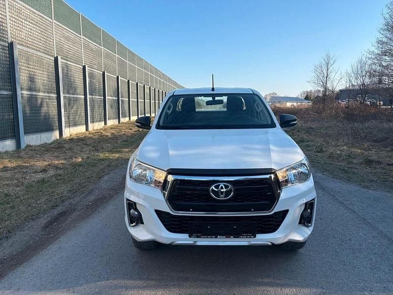 Gebraucht Toyota HiLux 150 PS (110 kW) 2018 Weiß Pickup