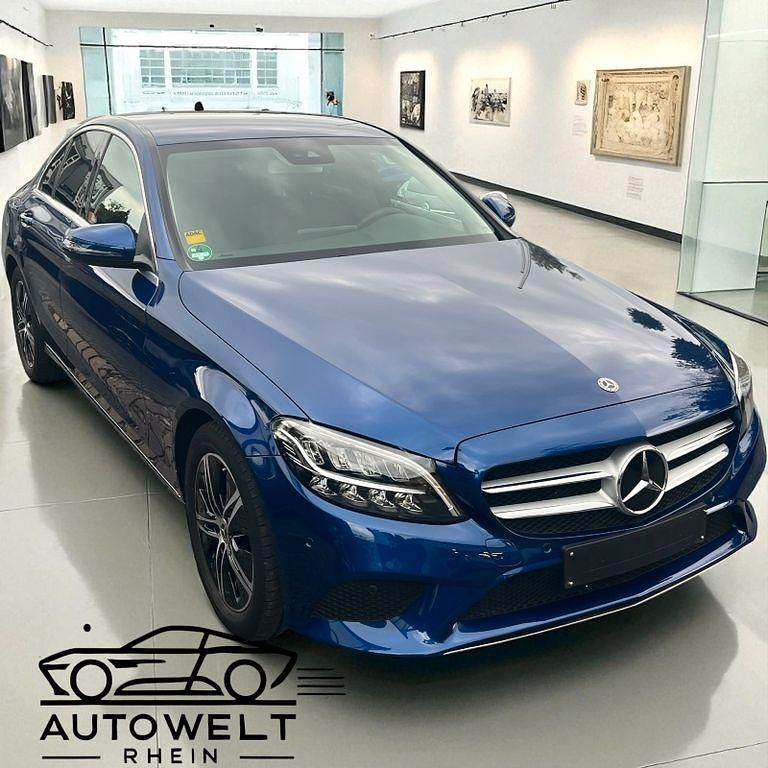 Blau Gebraucht 2020 Mercedes C180 Avantgarde Limousine | 23.990 € (Guter Preis) - Bild 1/4