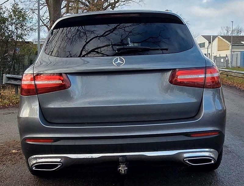 Gebraucht Mercedes GLC250 204 PS (150 kW) 2017 Grau SUV