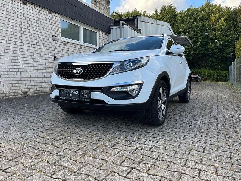 Weiß Gebraucht 2015 Kia Sportage Spirit SUV | 12.500 € (Fairer Preis) - Bild 1/4