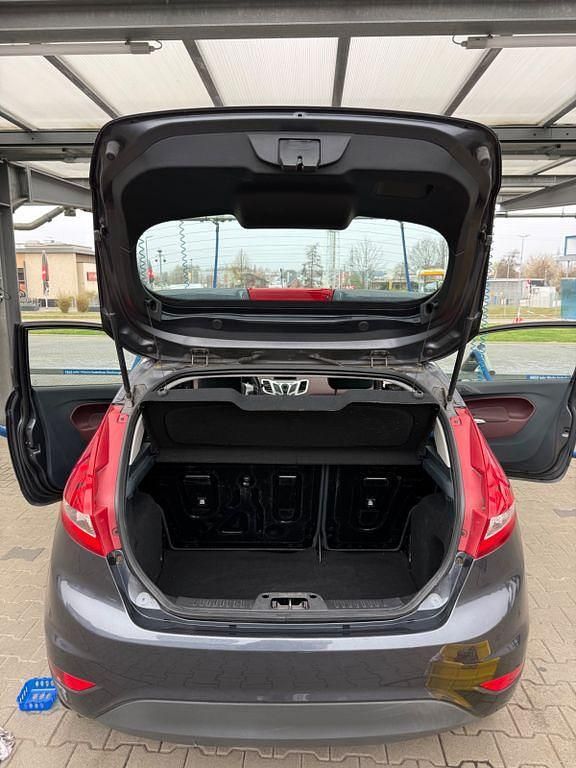 Gebraucht Ford Fiesta Titanium 97 PS (71 kW) 2009 Grau Kleinwagen