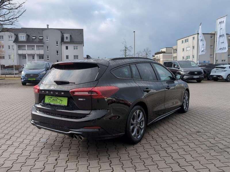 Gebraucht Ford Focus ST-Line 125 PS (91 kW) 2023 Agate black metallic Kombi
