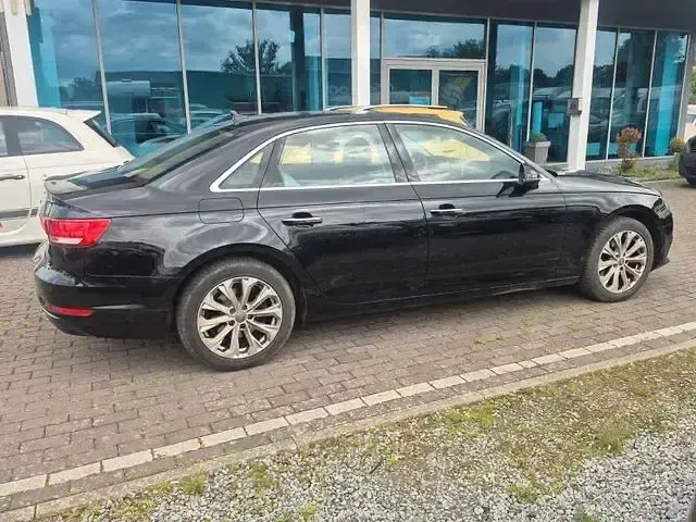 Gebraucht Audi A4 Design 180 PS (132 kW) 2016 Schwarz (metallic) Limousine