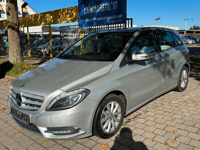 Silber Gebraucht 2014 Mercedes B180 Van / Kleinbus | 8.649 € (Fairer Preis) - Bild 1/4
