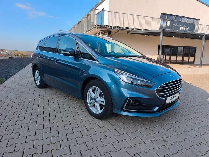 Gebraucht Ford S-MAX Titanium 190 PS (139 kW) 2020 Blau Van / Kleinbus