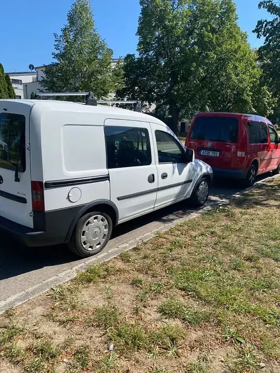 Gebraucht Opel Combo 94 PS (69 kW) 2006 Weiß Van / Kleinbus